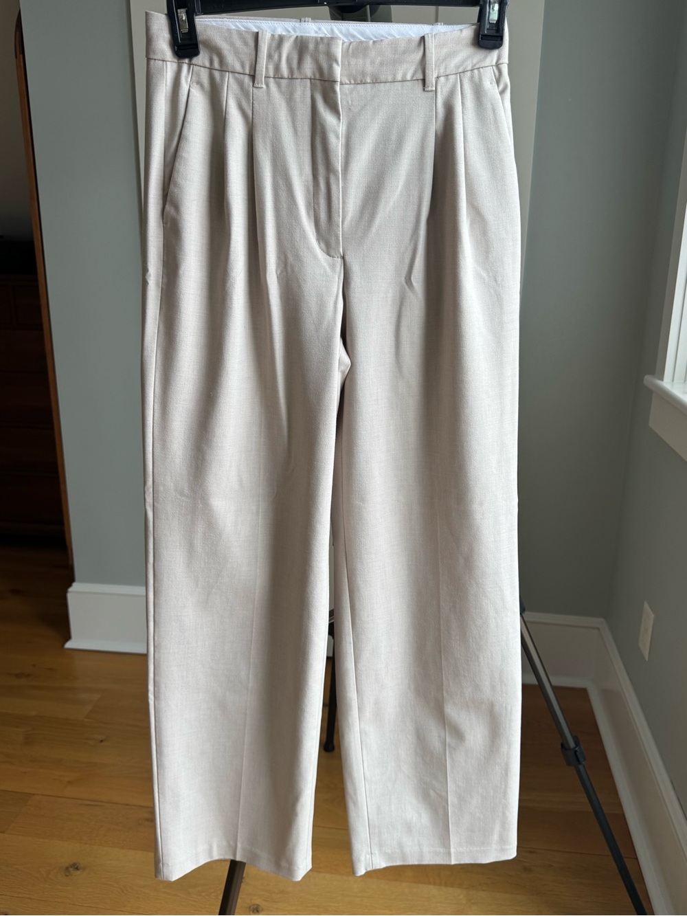 Aritzia The Effortless Pant - Spring 2025 Edition - Size 8